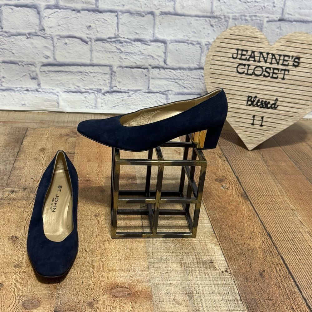 Vintage St John navy blue suede block heels pumps